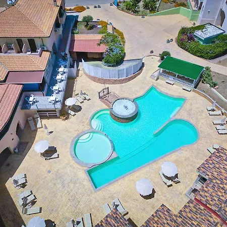 Isa-hotel With Swimming Pool Just 300 Mt From The Baia Delle Mimose-beach *