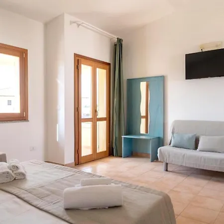 מלון Isa-hotel With Swimming Pool Just 300 Mt From The Baia Delle Mimose-beach *